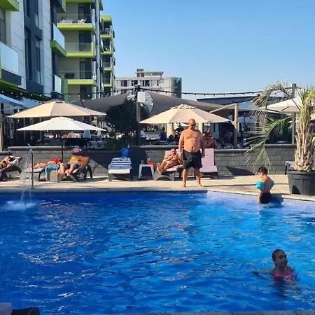 Alezi Beach Appartamento Năvodari